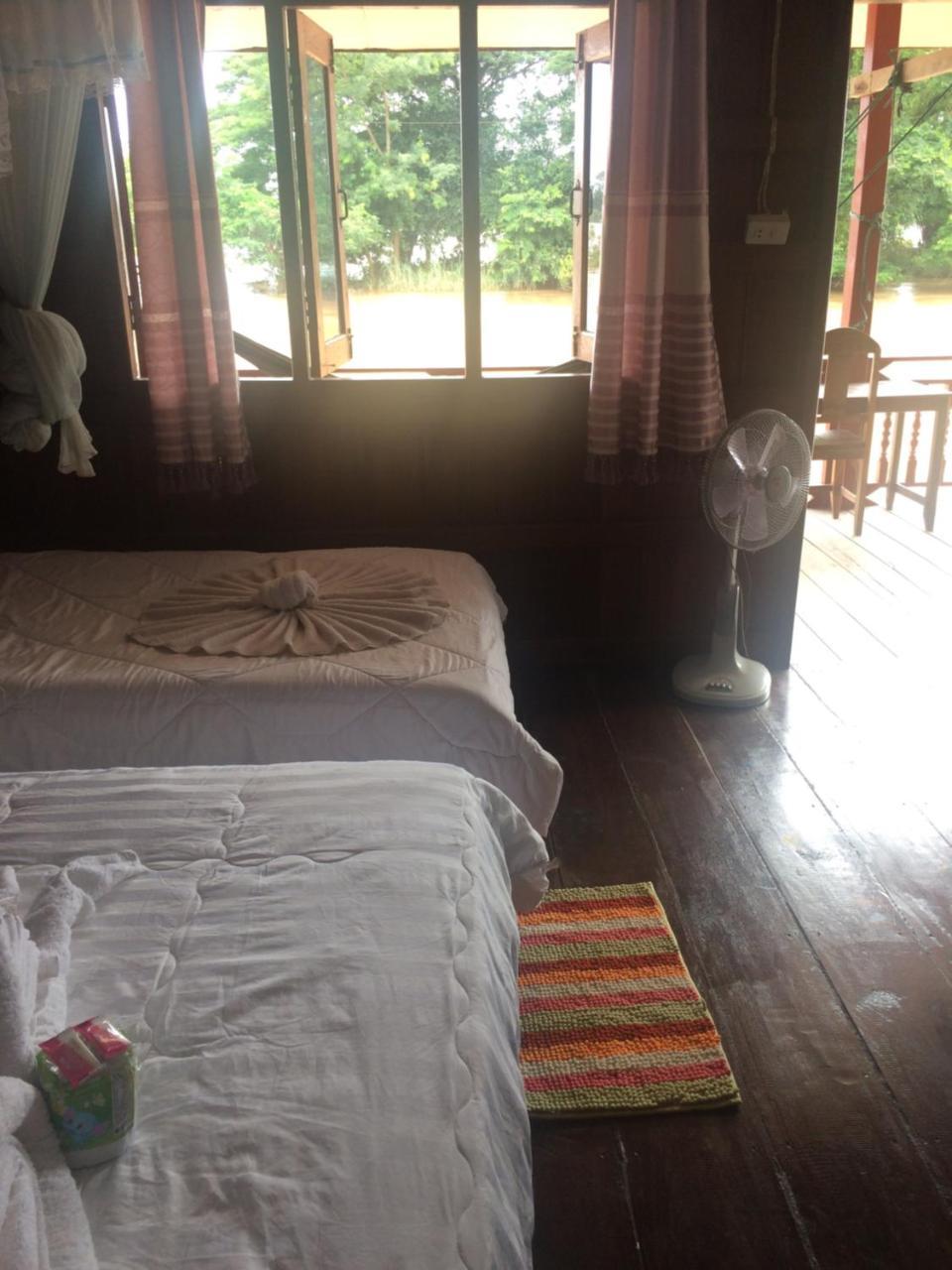 ホテルRiverside Bungalow Ban Dondét エクステリア 写真
