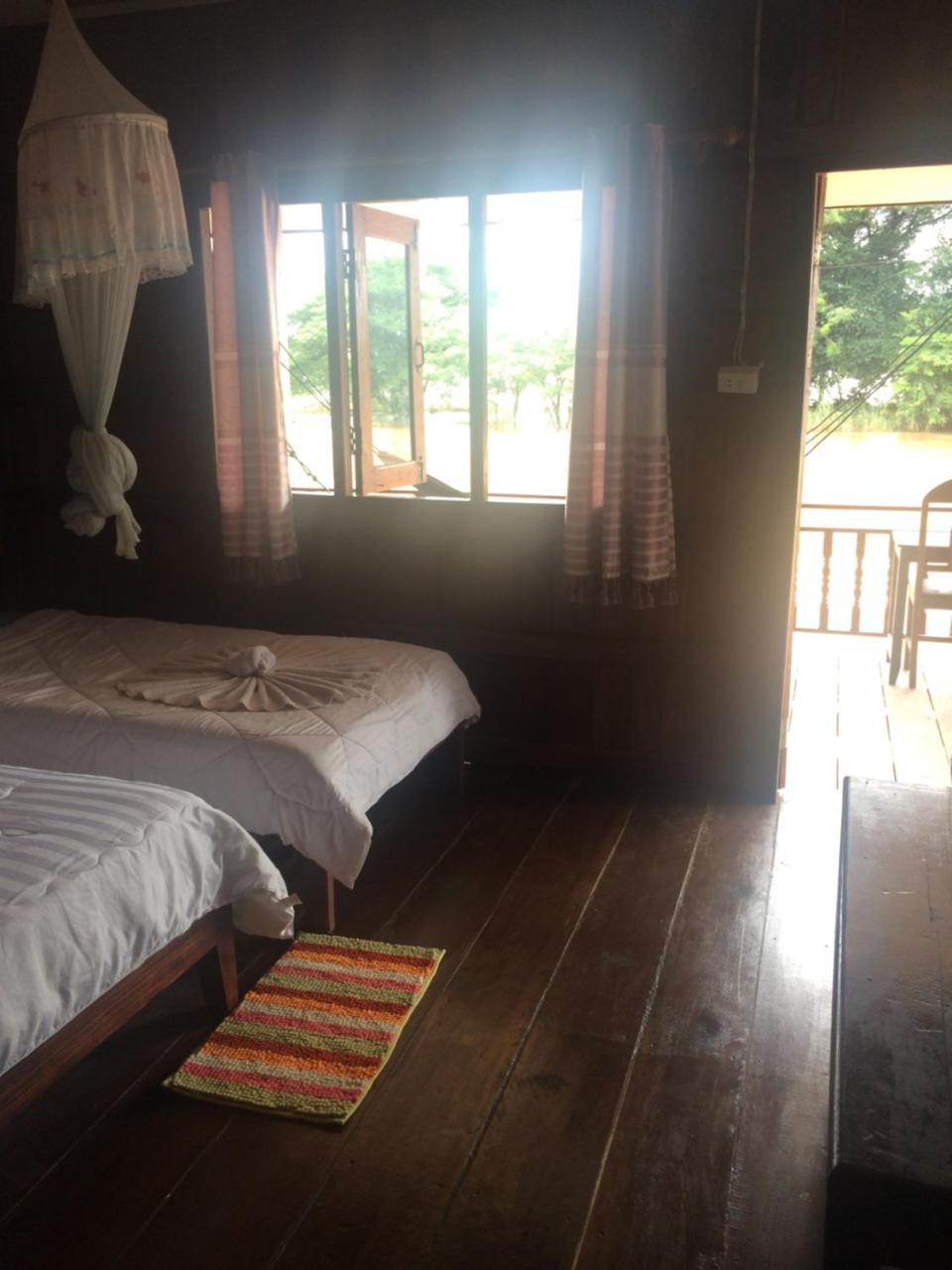 ホテルRiverside Bungalow Ban Dondét エクステリア 写真