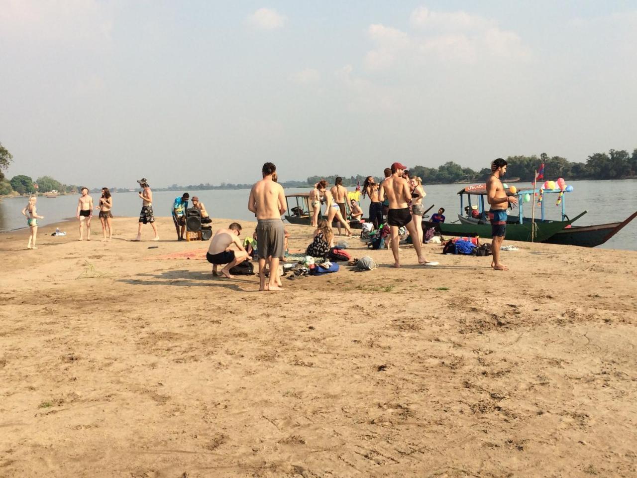 ホテルRiverside Bungalow Ban Dondét エクステリア 写真