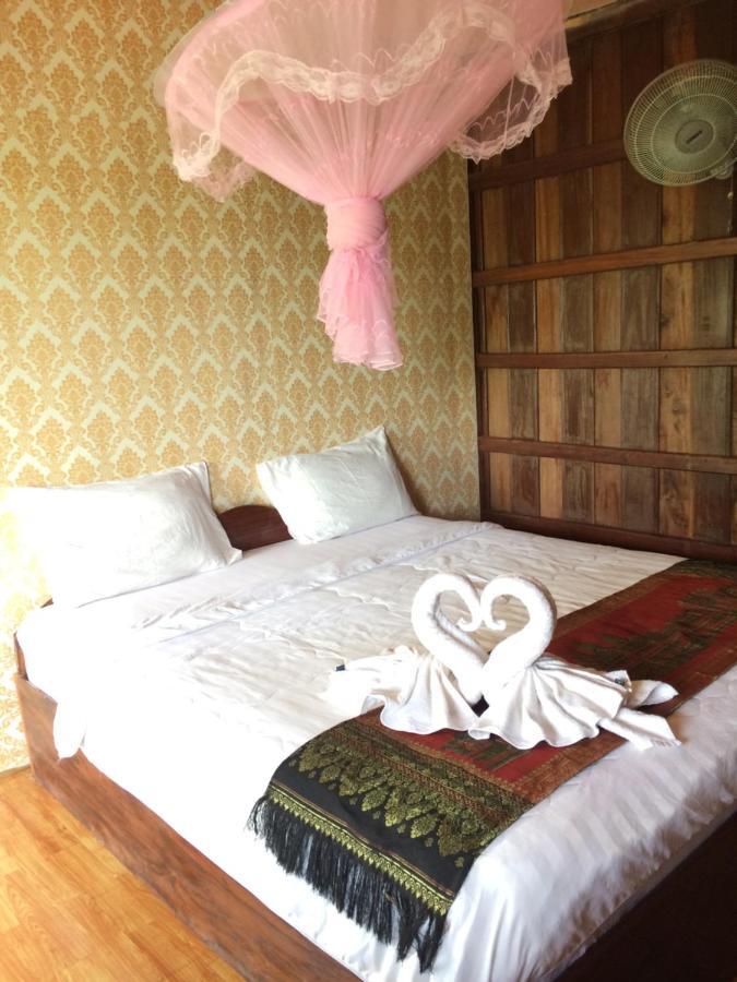 ホテルRiverside Bungalow Ban Dondét エクステリア 写真